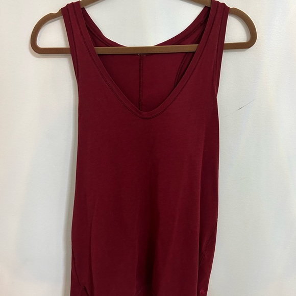 red lululemon tank - Picture 1 of 4